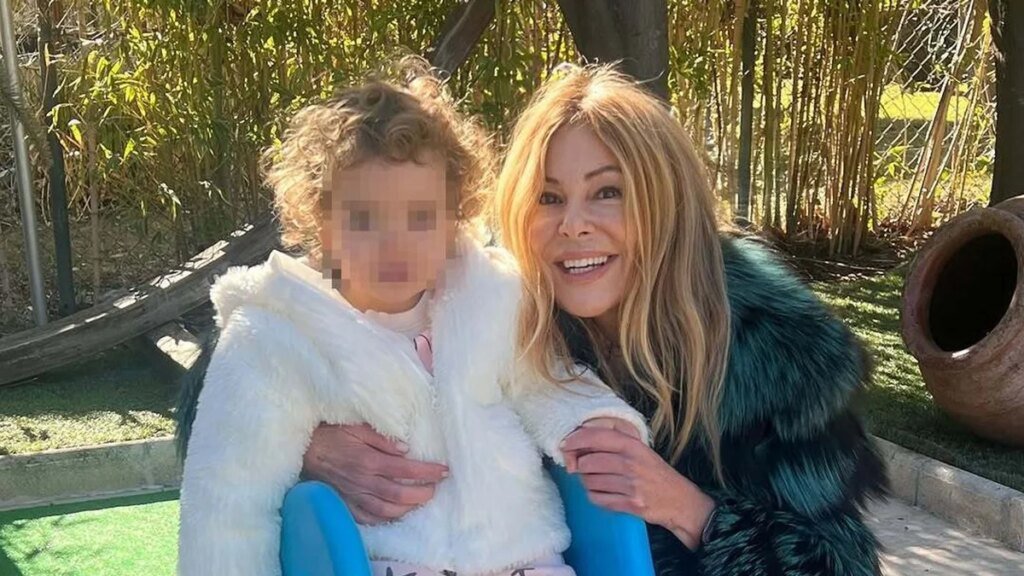 Ana Obregón comparte la foto más simpática de Anita que confirma una de sus pasiones: “Mi astronauta favorita”