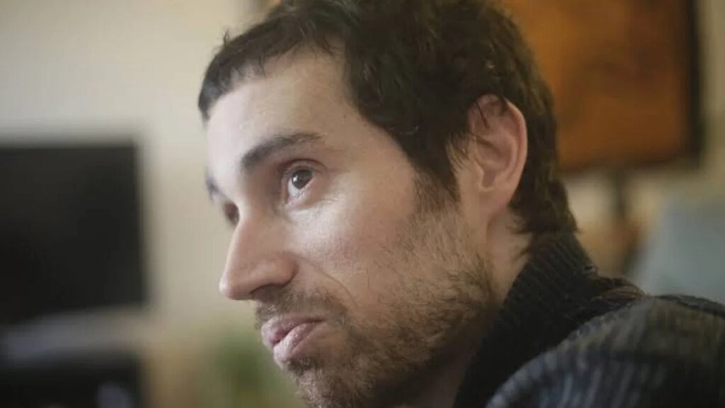 El drama del actor Bruno Bergonzini, con esclerosis múltiple, y su madre de 82 años buscando un hogar: “Estamos desesperados”