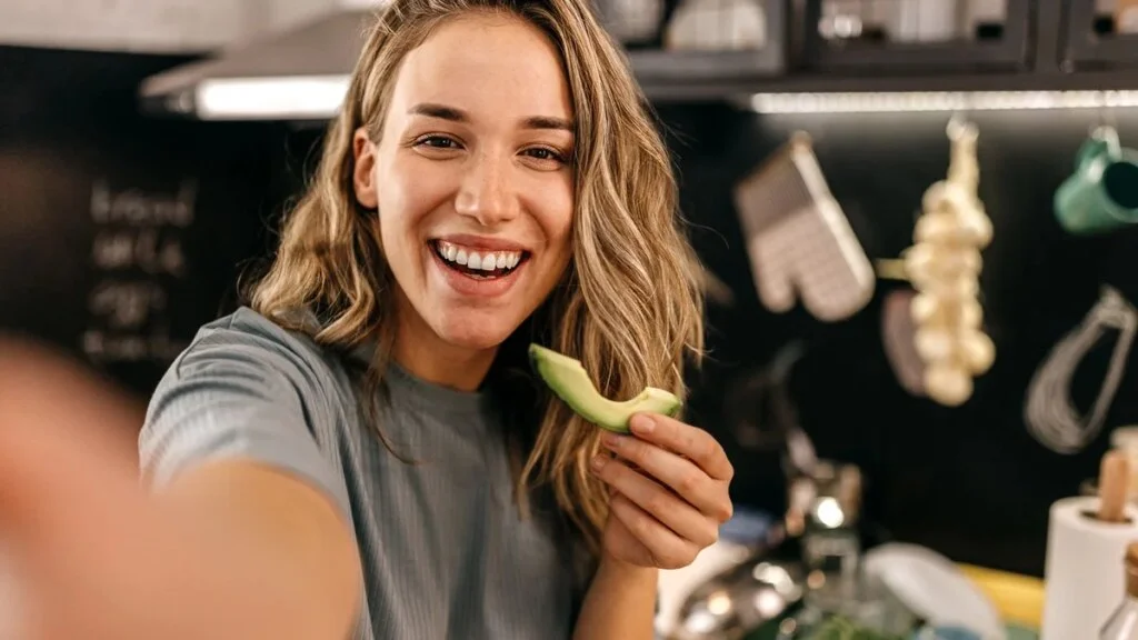 Yor D. Andonova, nutricionista, sobre los beneficios del aguacate: “Contribuye a reducir el colesterol malo, favorecer el bueno y protege el corazón”