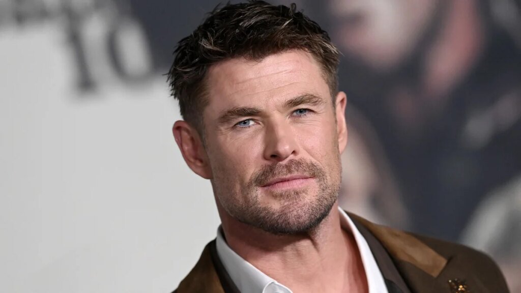 India, la hija de Chris Hemsworth, de 14 años, corrige a su padre antes de una impresionante victoria