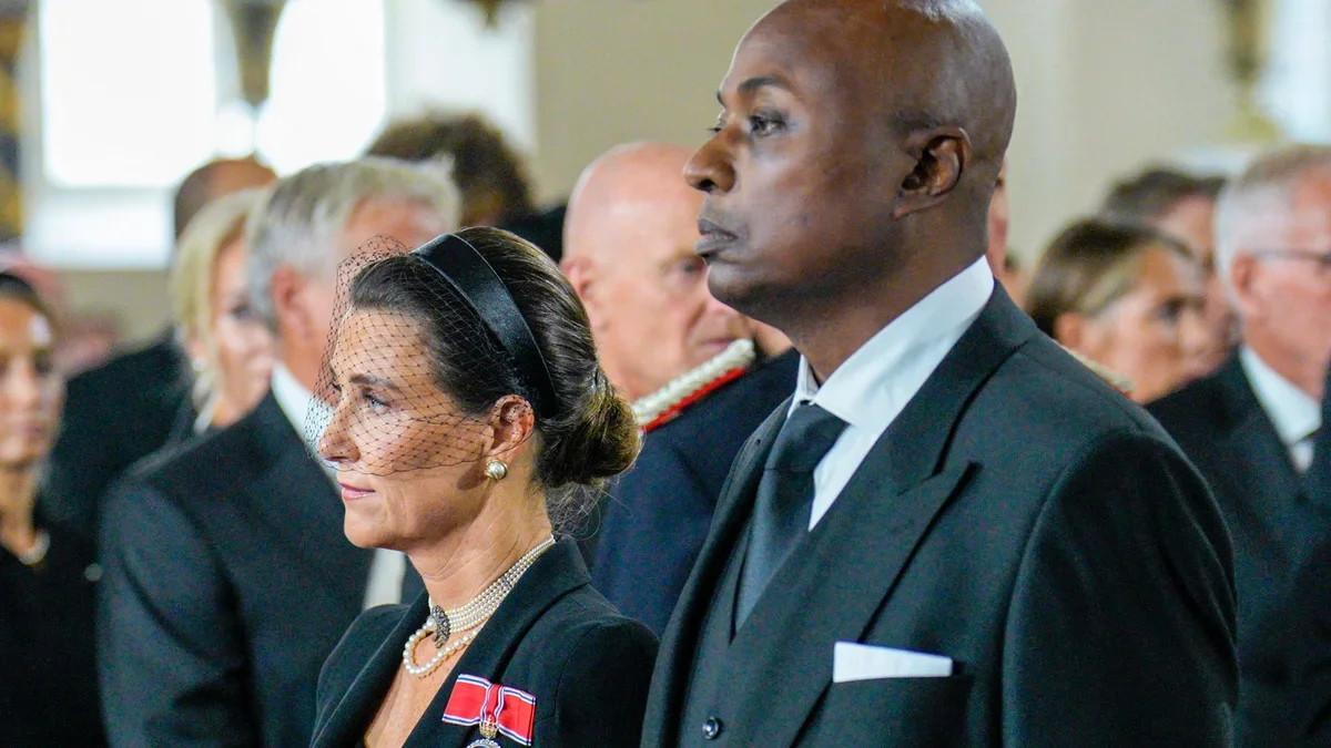 La princesa Märtha Louise y Durek Verrett demandan al antiguo círculo íntimo por más de 80 millones de dólares