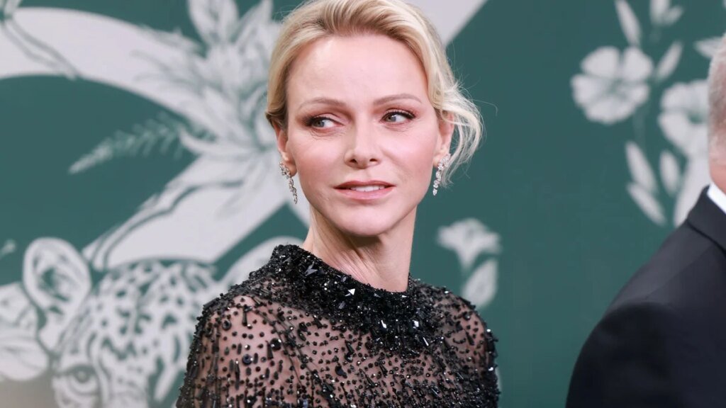 La princesa Charlene le da a su elegante traje de otoño un toque final inesperado