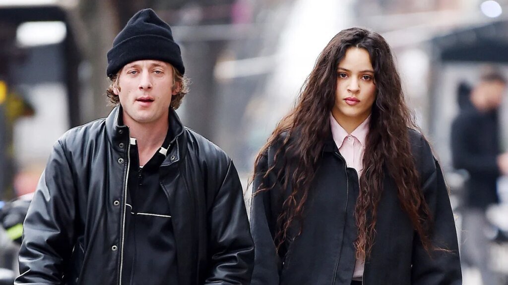 La salida de Rosalía a París la acerca sorprendentemente a su ex Jeremy Allen White