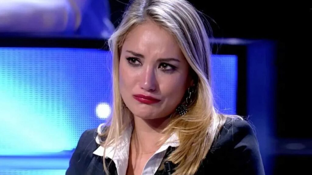 Alba Carrillo, entre lágrimas, abandona en pleno directo el plató de ‘El Sótano’
