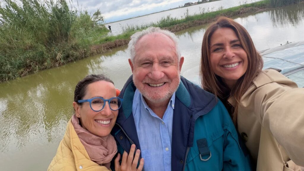 Nuria Roca vuelve a casa: las fotos más entrañables de su escapada a Valencia con sus padres y su hermana Ruth