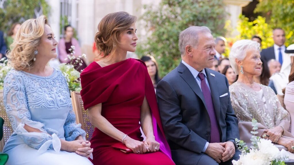 Las princesas Muna y Alia se unen al rey Abdullah y a la reina Rania en la boda real del año en Jordania