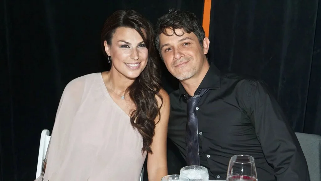 Raquel Perera revela cómo es su relación con Alejandro Sanz siete años después de su ruptura tras arroparle junto a sus hijos y coincidir con Stephanie Cayo
