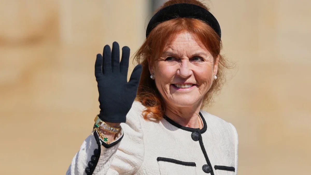 Sarah Ferguson regresa al Reino Unido con sus hijas tras un año escondida por un motivo emocional Sarah Ferguson regresa al Reino Unido con sus hijas tras un año escondida por un motivo emocional